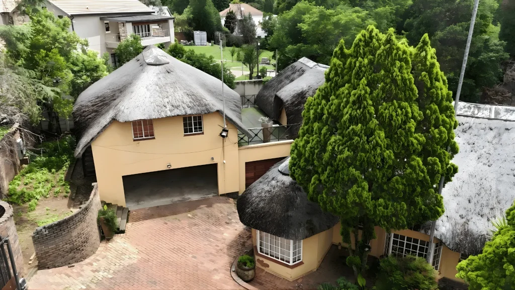 6 Bedroom Residential Property on 3,973 m² Stand On Auction: 6 Craigton Place, Edenburg, Rivonia